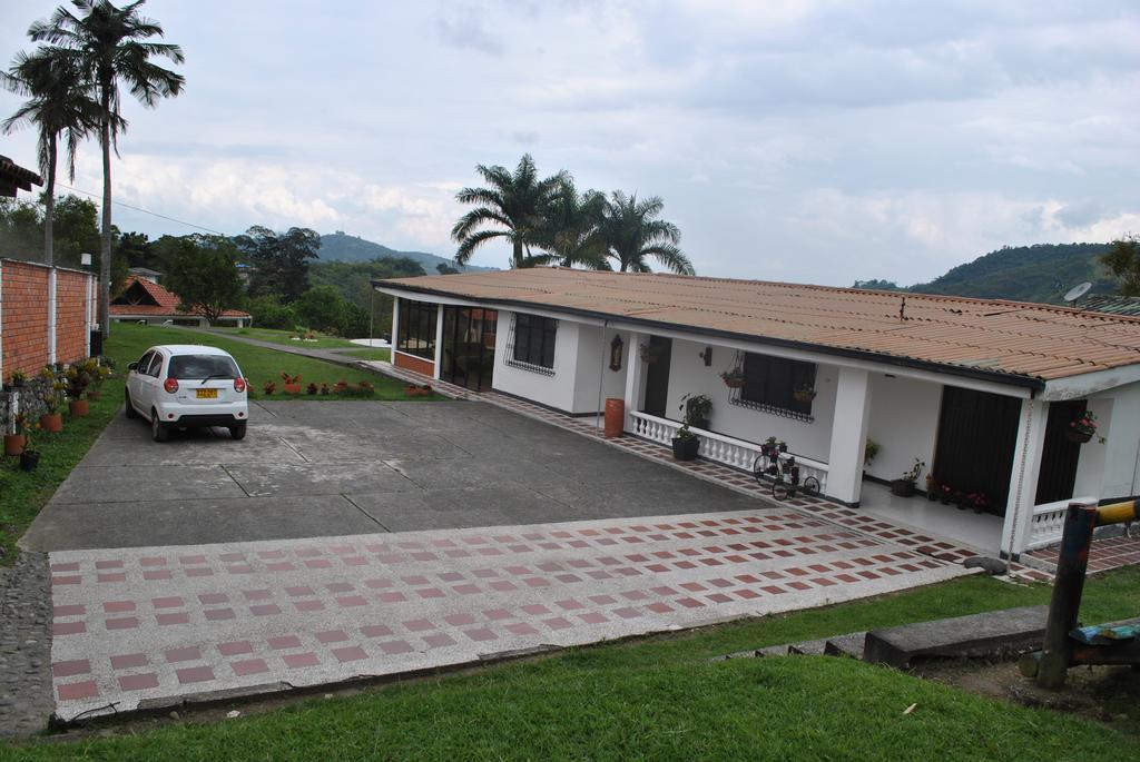 Hostal Don Bernardo Santa Rosa De Cabal Buitenkant foto