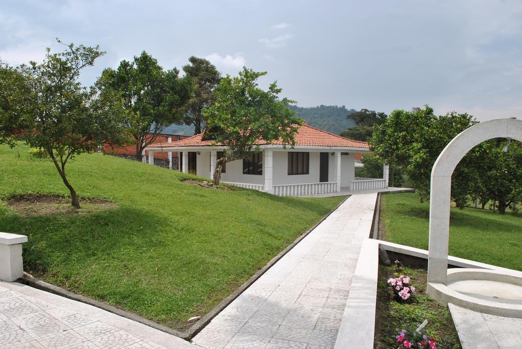 Hostal Don Bernardo Santa Rosa De Cabal Buitenkant foto
