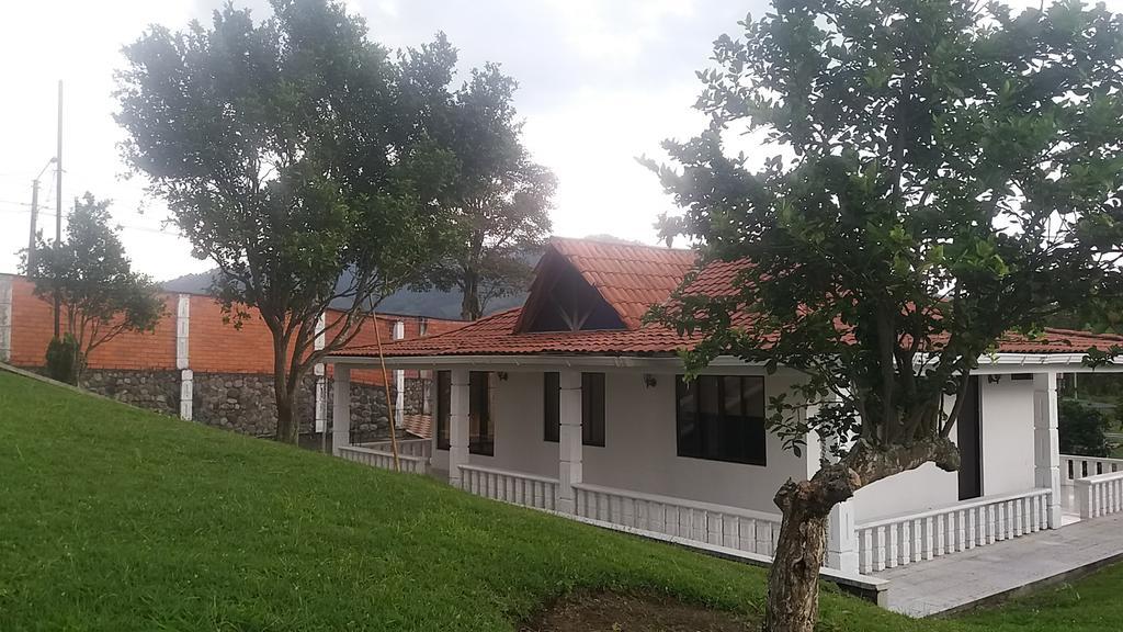 Hostal Don Bernardo Santa Rosa De Cabal Buitenkant foto